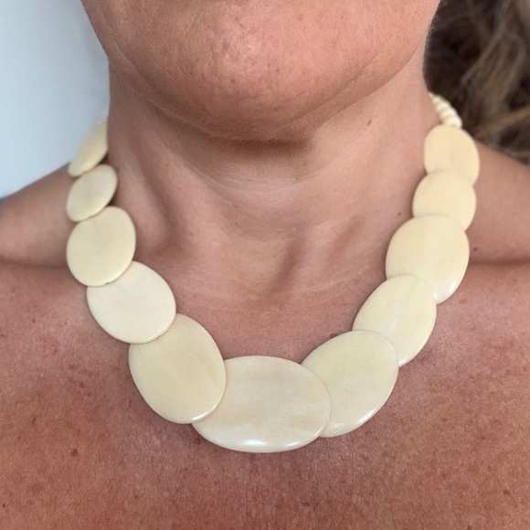 Shell beaded necklace - Picture 2 of 3